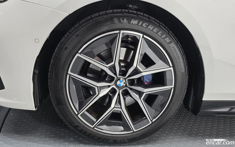 BMW 5 Series 520i M 2024 — миниатюра 5