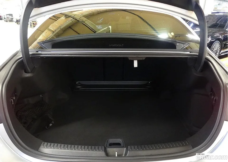 Mercedes-Benz E-Class E220d 4MATIC 2024 — миниатюра 4