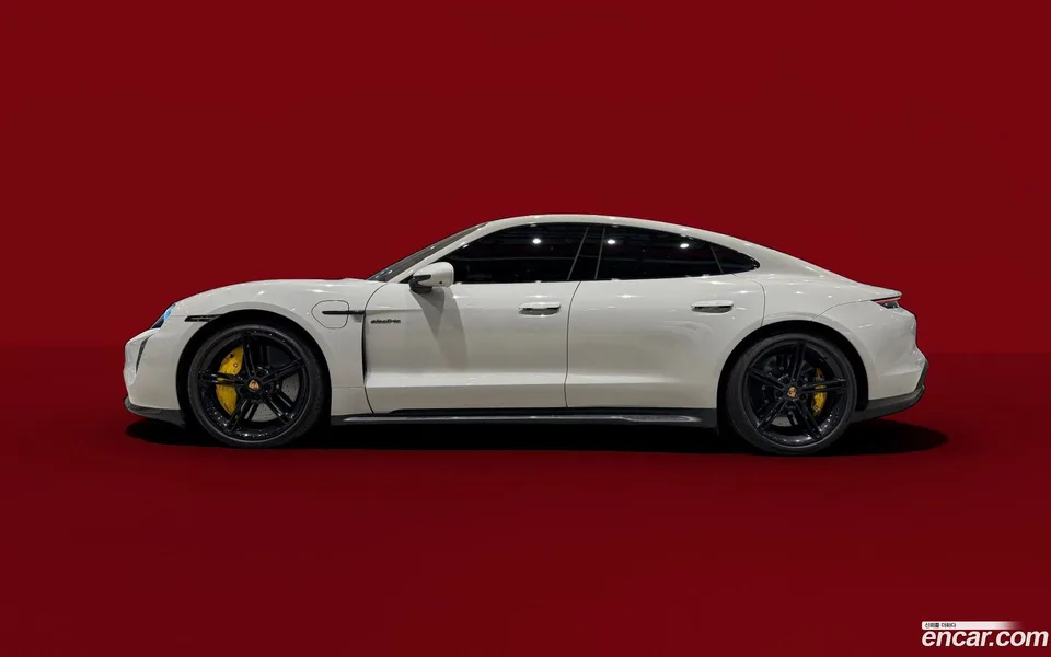 Porsche Taycan S 2023 — фото 1, купить с доставкой в Москву
