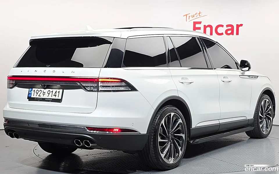 Lincoln Aviator 3.0 AWD 2023 — миниатюра 2
