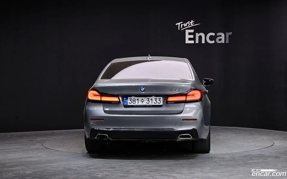 BMW 5 Series 530e 2022 — миниатюра 4