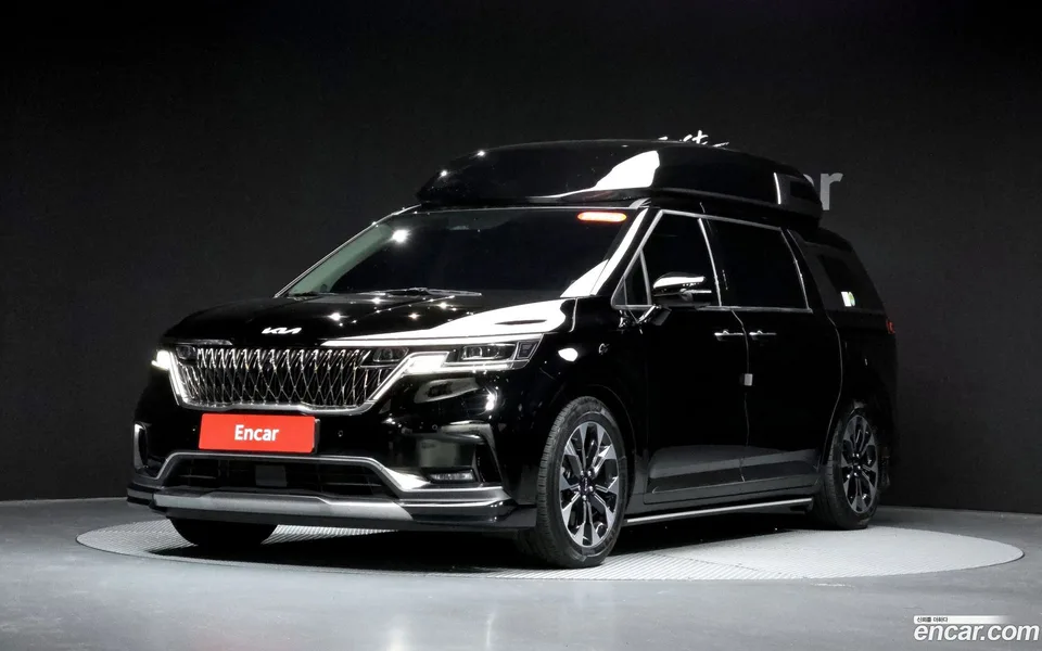 Kia Carnival 9 () 2022 — фото 1, купить с доставкой в Москву