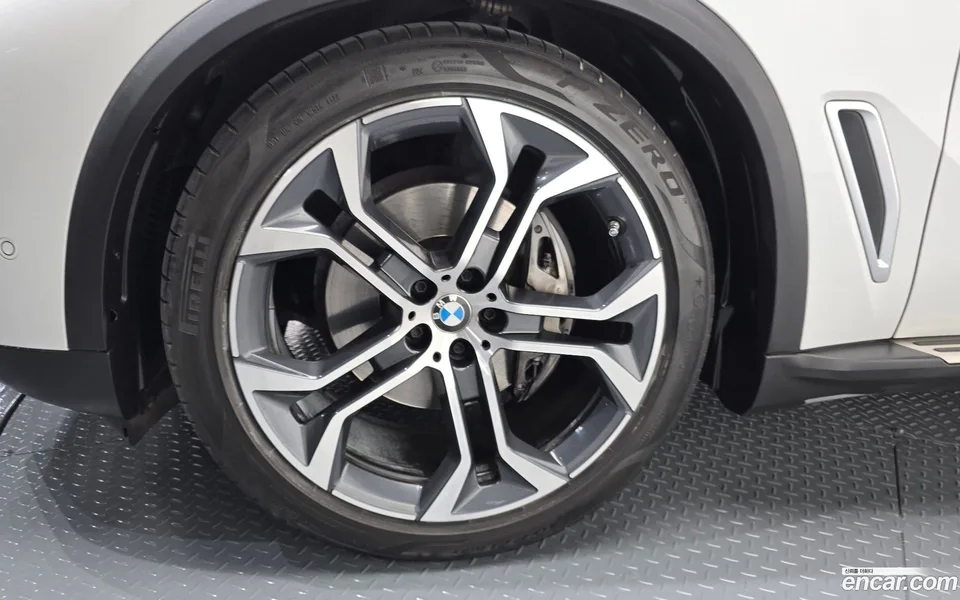 BMW X5 xDrive 30d xLine 2022 — миниатюра 5