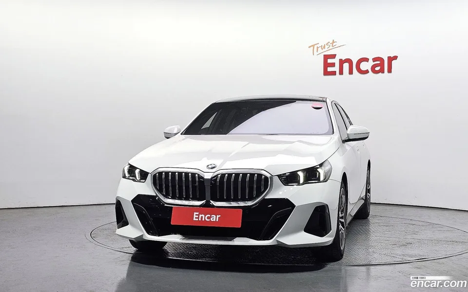 BMW 5 Series 520i M 2026 — миниатюра 3