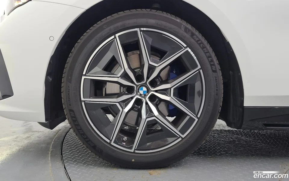 BMW 5 Series 520i M 2026 — миниатюра 5