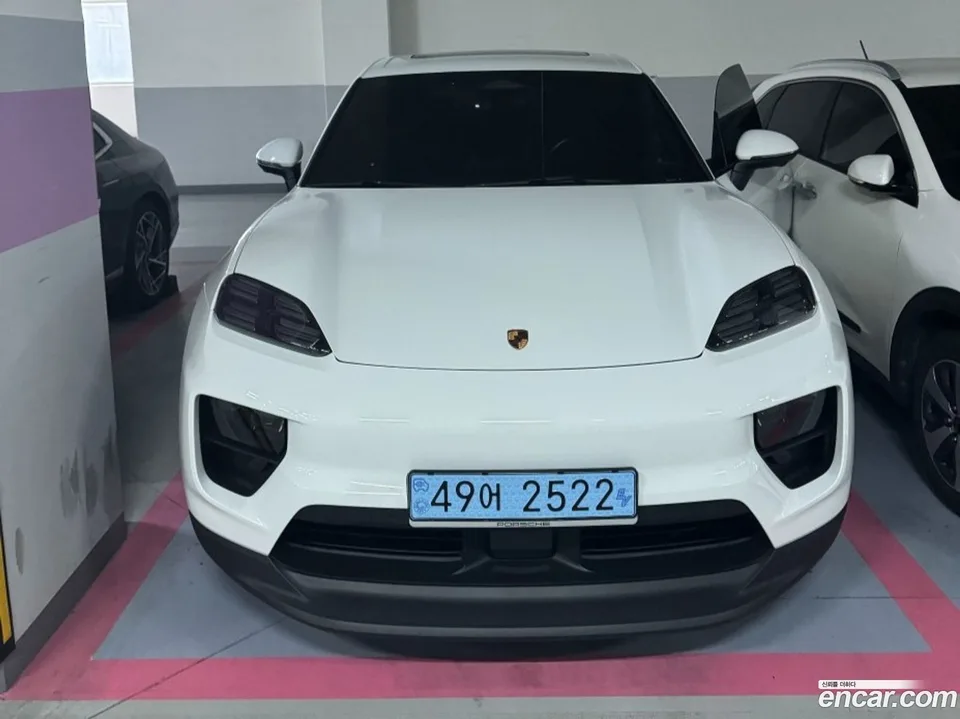 Porsche Macan Electric 4 2026 — миниатюра 4