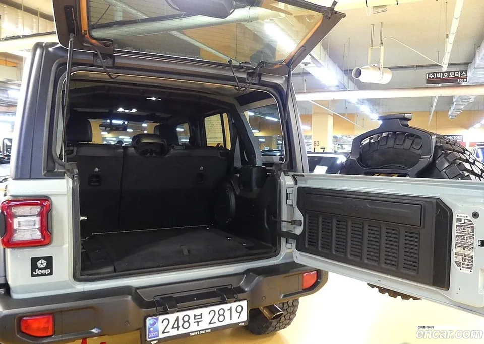 Jeep Wrangler 2.0 4 2023 — миниатюра 4
