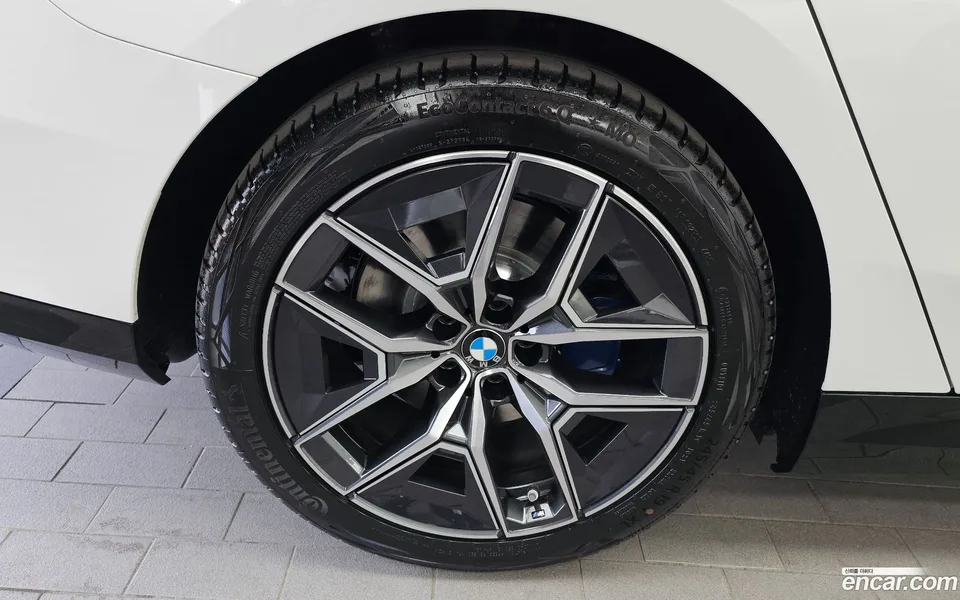 BMW i5 eDrive 40 M 2026 — миниатюра 5