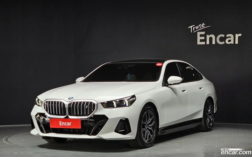 BMW i5 eDrive 40 M 2026 — фото 1, купить с доставкой в Москву