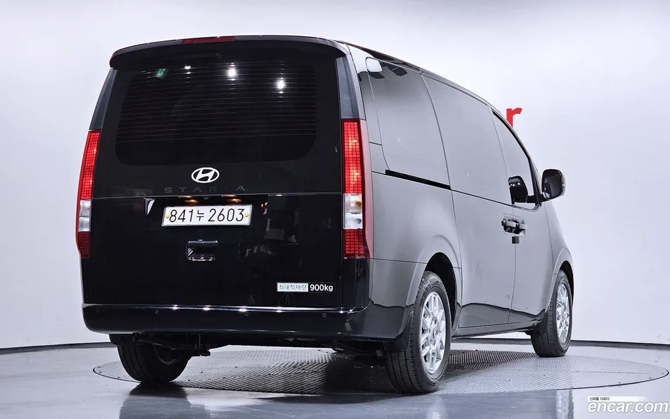 Hyundai Staria L3.5 3 2025 — миниатюра 2