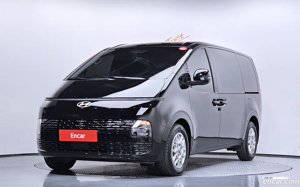 Hyundai Staria L3.5 3 2025 — фото 1, купить с доставкой в Москву