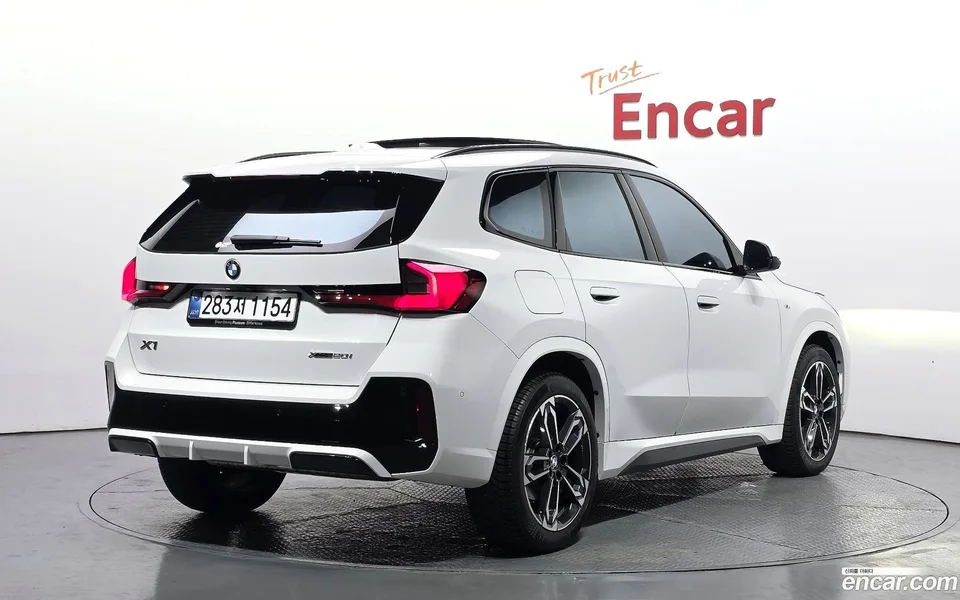 BMW X1 xDrive 20i M 2025 — миниатюра 2