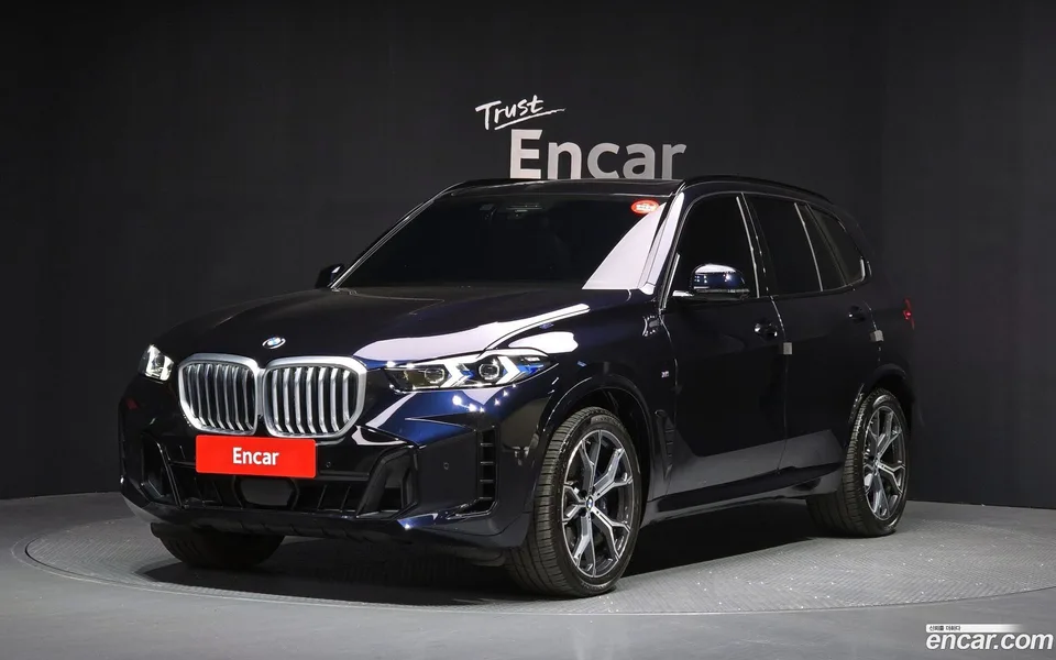 BMW X5 xDrive 40i M 2024 — фото 1, купить с доставкой в Москву