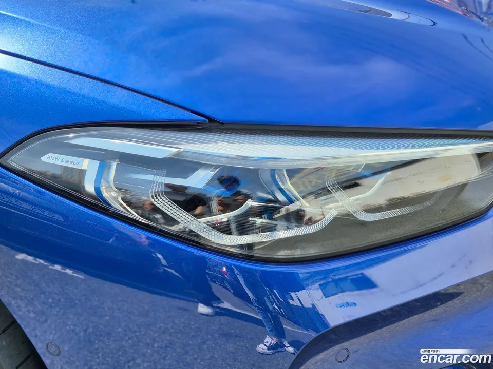 BMW 8 Series M850i xDrive 2023 — миниатюра 3