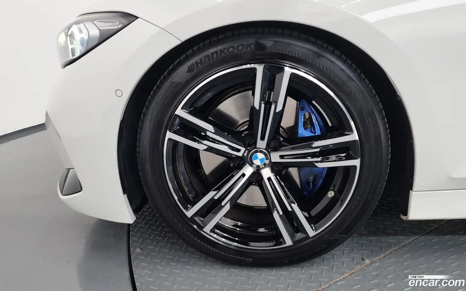 BMW 3 Series 320i M 2023 — миниатюра 5