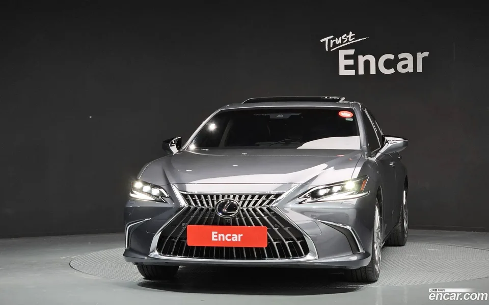 Lexus ES 300h 2024 — миниатюра 3