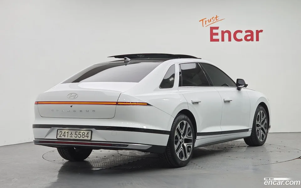 Hyundai Grandeur 2.5 2WD 2024 — миниатюра 2