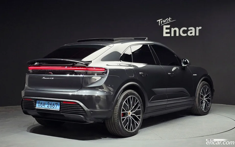 Porsche Macan Electric 4S 2025 — миниатюра 2