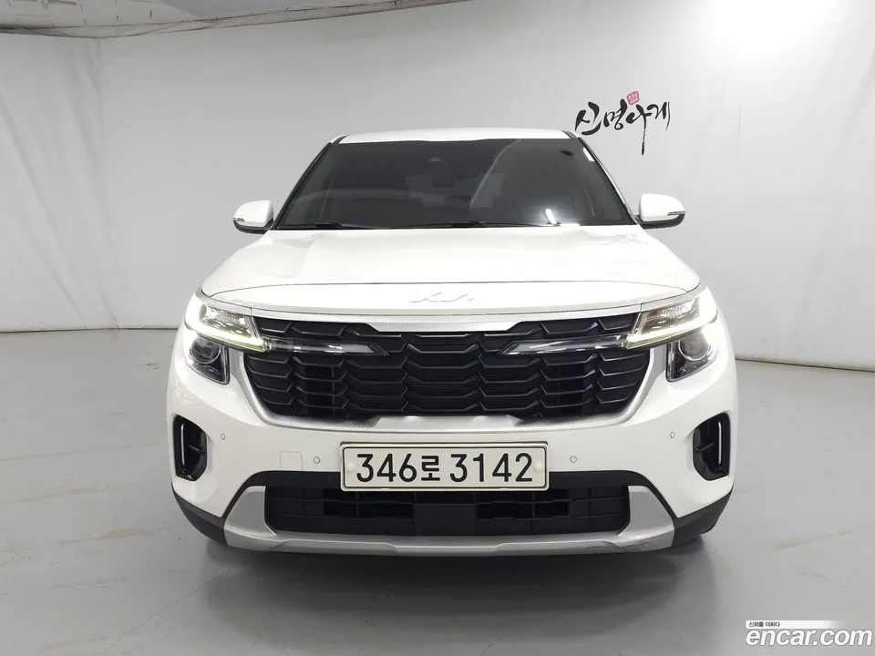Kia Seltos 2.0 2WD 2024 — фото 1, купить с доставкой в Москву