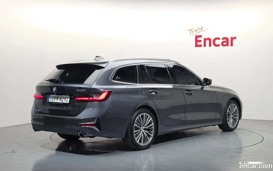 BMW 3 Series 320i 2022 — миниатюра 2