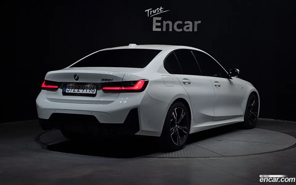 BMW 3 Series 320i M 2024 — миниатюра 2