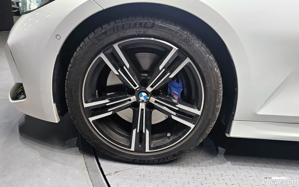 BMW 3 Series 320i M 2024 — миниатюра 5