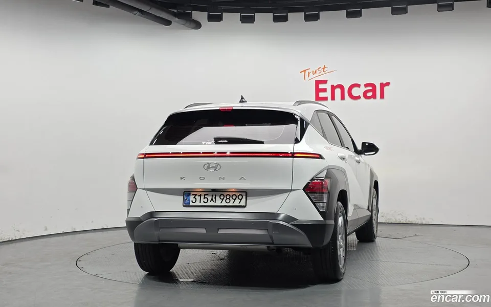 Hyundai Kona 1.6 2WD 2023 — миниатюра 4
