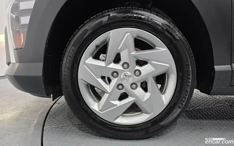 Hyundai Kona 1.6 2WD 2023 — миниатюра 5