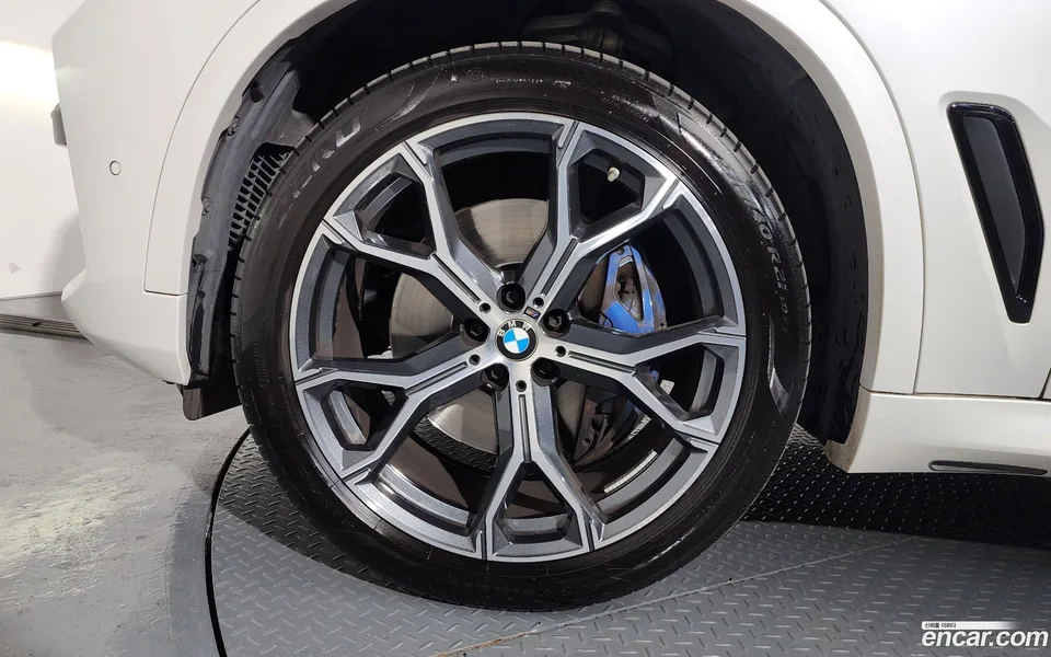 BMW X5 xDrive 30d M 2023 — миниатюра 5