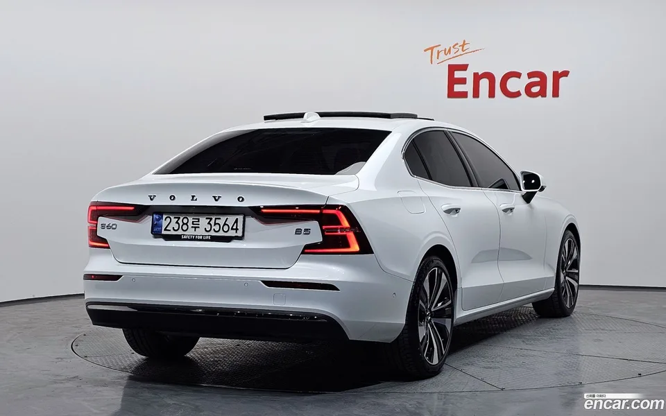 Volvo S60 B5 2024 — миниатюра 2