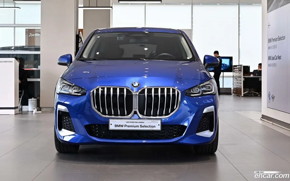 BMW 2 Series Active Tourer 220i M 2025 — миниатюра 2