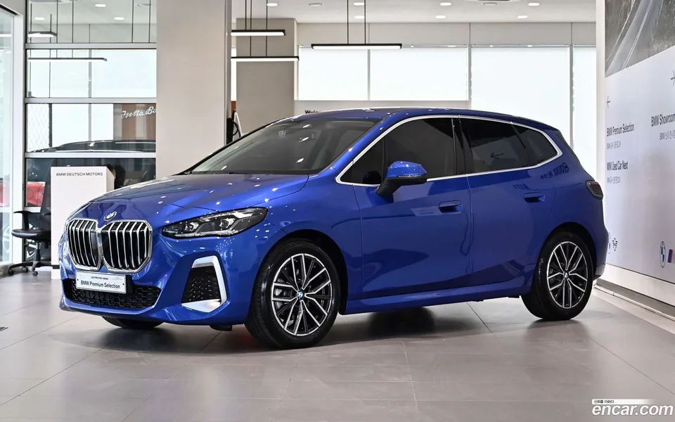 BMW 2 Series Active Tourer 220i M 2025 — фото 1, купить с доставкой в Москву