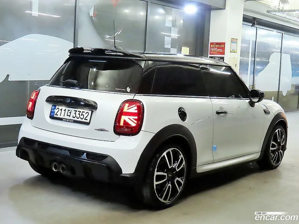 MINI Cooper S JCW 2023 — миниатюра 4