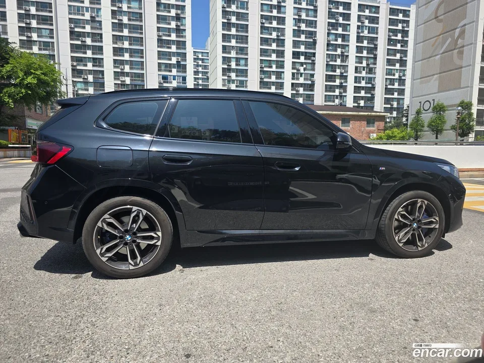 BMW X1 M35i xDrive 2024 — миниатюра 4
