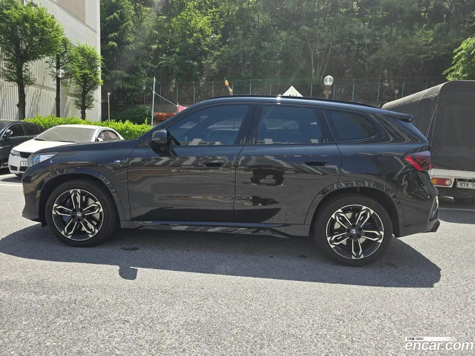 BMW X1 M35i xDrive 2024 — миниатюра 5