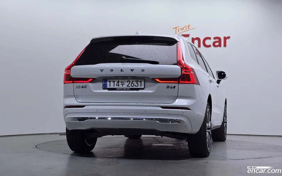 Volvo XC60 B6 2023 — миниатюра 4