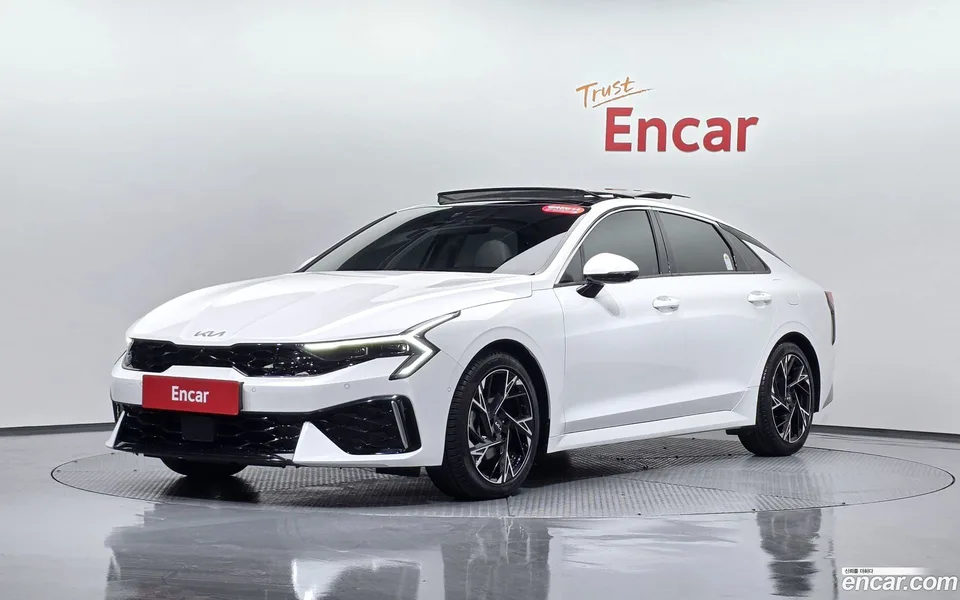 Kia K5 Hybrid 2024 — фото 1, купить с доставкой в Москву