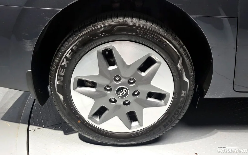 Hyundai Staria 4WD 9 2024 — миниатюра 5