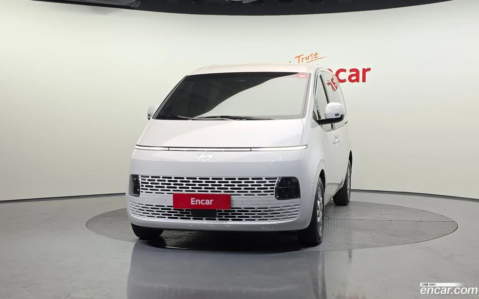Hyundai Staria 5 2025 — миниатюра 3