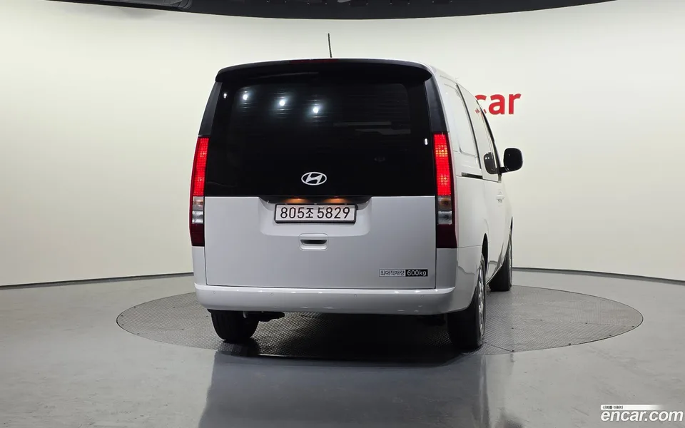 Hyundai Staria 5 2025 — миниатюра 4