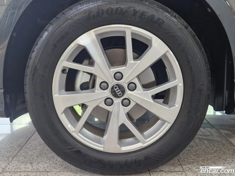 Audi Q3 35 TDI 2023 — миниатюра 5