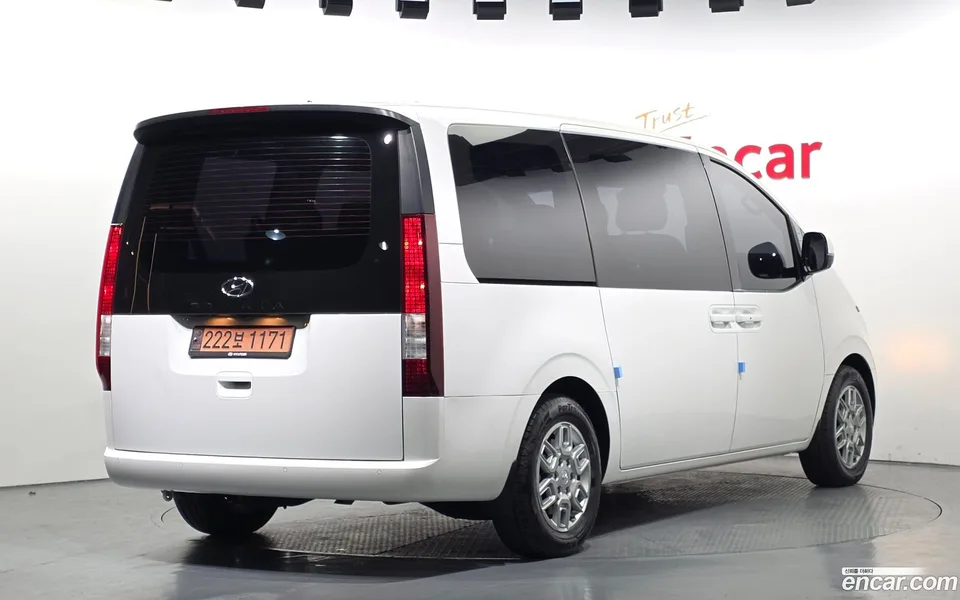 Hyundai Staria 9 2022 — миниатюра 2