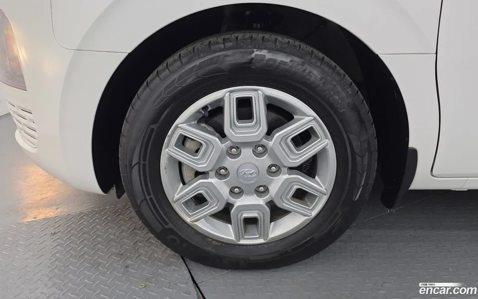Hyundai Staria 9 2022 — миниатюра 5