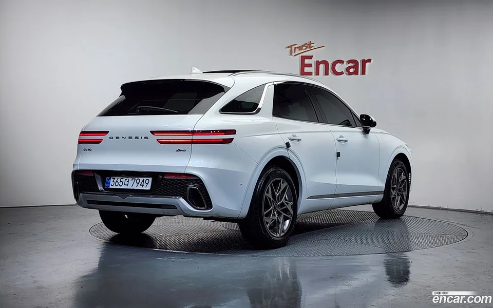 Genesis GV70 2.5T AWD 2023 — миниатюра 2