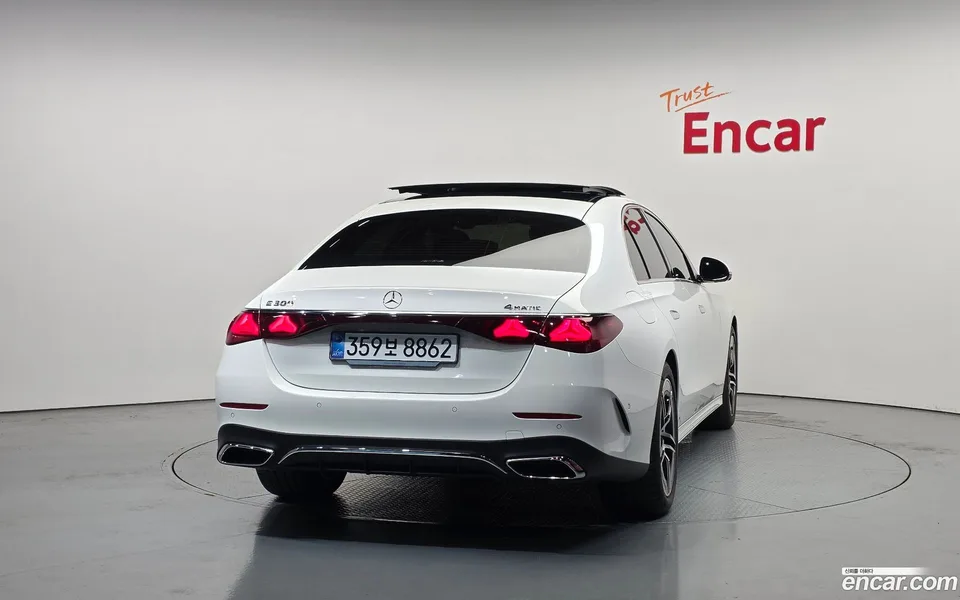 Mercedes-Benz E-Class E300 4MATIC AMG Line 2025 — миниатюра 4