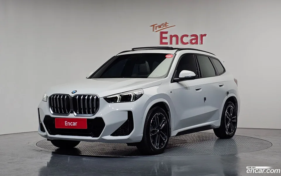 BMW X1 sDrive 18d M 2025 — фото 1, купить с доставкой в Москву