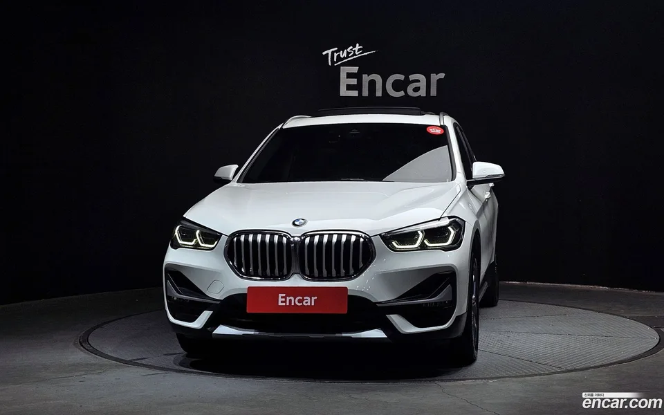 BMW X1 xDrive 20i xLine 2022 — миниатюра 3