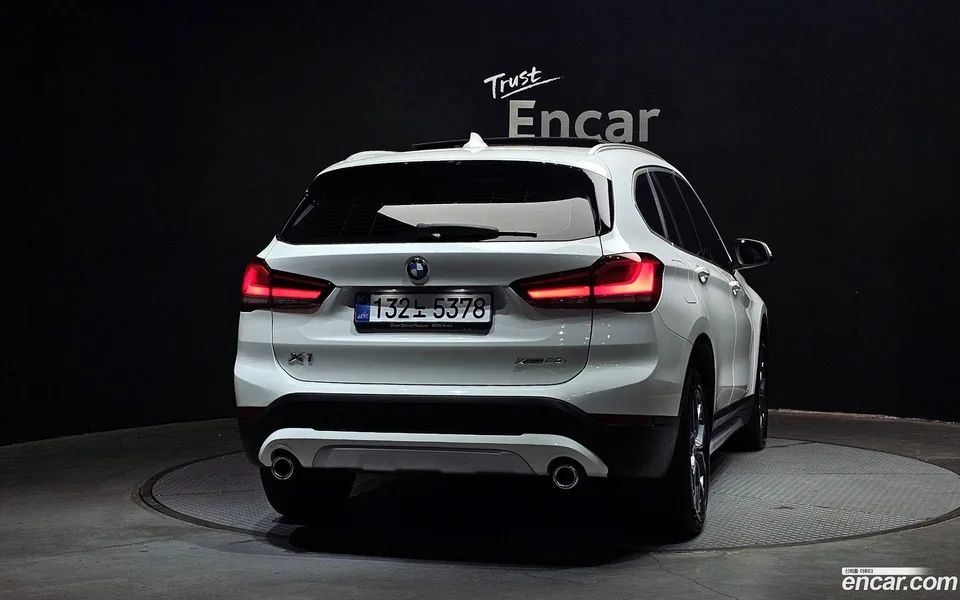 BMW X1 xDrive 20i xLine 2022 — миниатюра 4