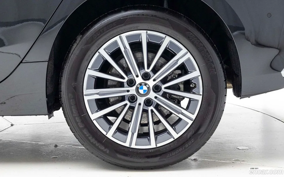 BMW 2 Series Active Tourer 220i 2023 — миниатюра 5