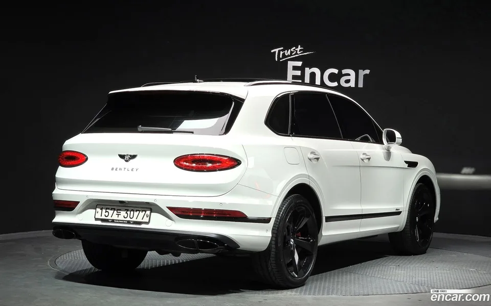 Bentley Bentayga 4.0 V8 2023 — миниатюра 2